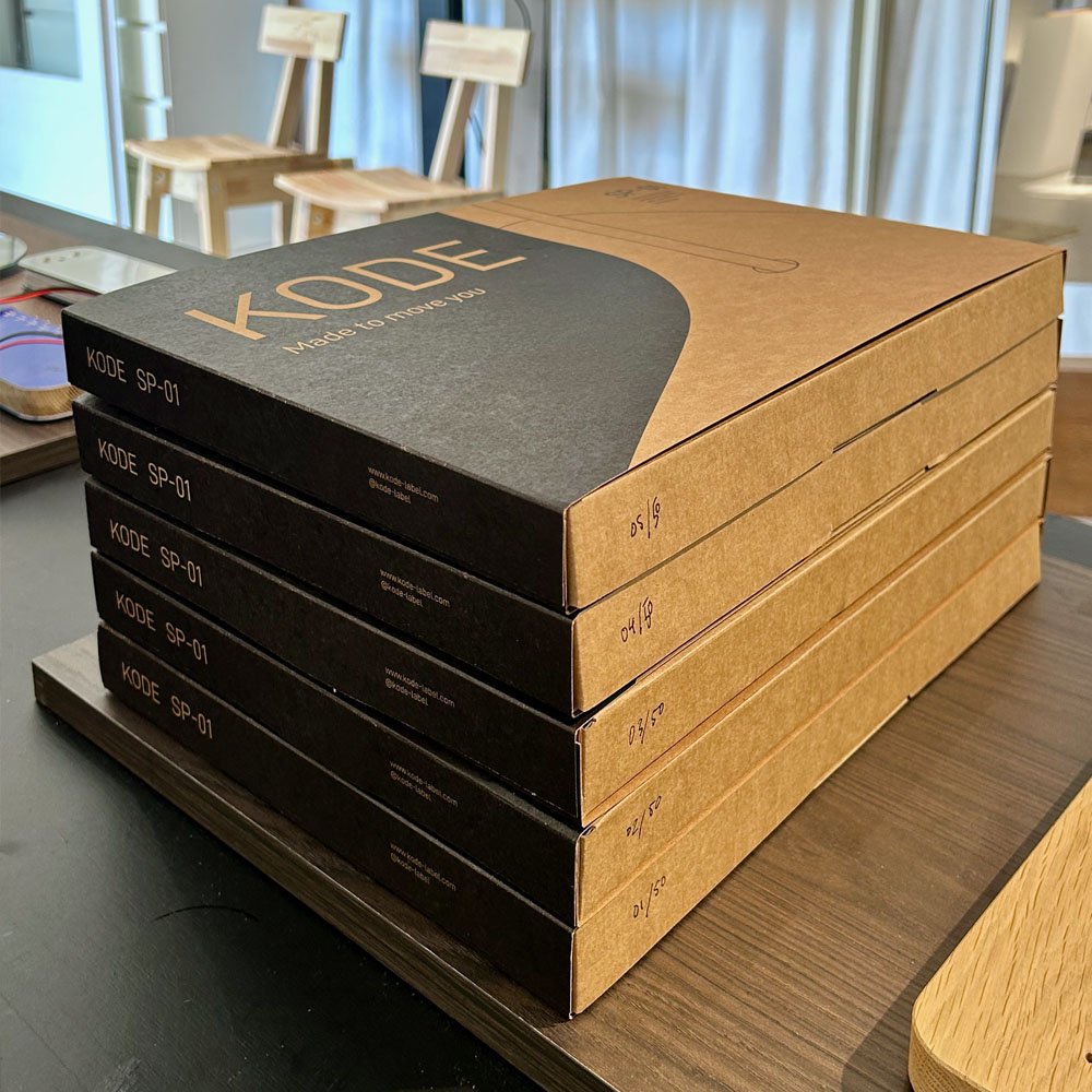 KODE: Boxes of speakers